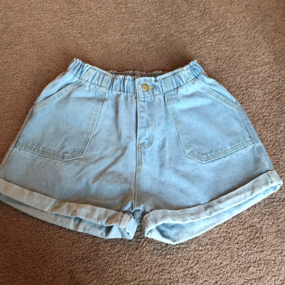 Vintage Style Denim shorts scrunch waist